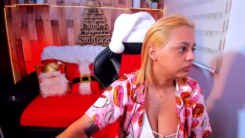 Snapshot of cute_elii chatting on December 9, 2024, 12:45 am    Independent Model online show from December 9, 2024, 12:45 am