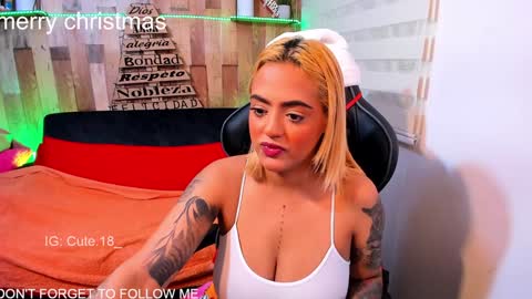 Snapshot of cute_elii chatting on January 2, 2025, 8:46 pm    Independent Model online show from January 2, 2025, 8:46 pm
