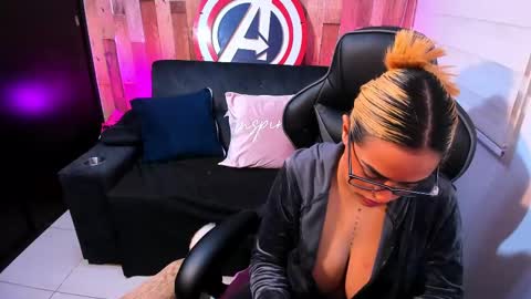 Snapshot of cute_elii chatting on March 9, 2025, 1:25 am    Independent Model online show from March 9, 2025, 1:25 am