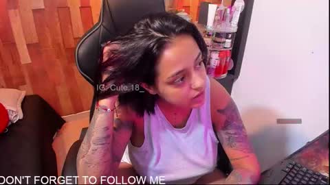 Snapshot of cute_elii chatting on October 1, 2025, 1:00 am    Independent Model online show from October 1, 2025, 1:00 am