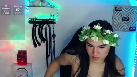 Cute horny1 online show from February 6, 2025, 6:18 am