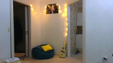 Snapshot of cute_junk chatting on February 9, 2025, 6:05 pm Kite and Jack online show from February 9, 2025, 6:05 pm