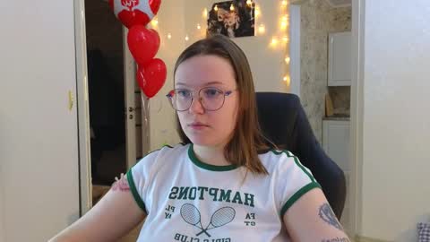 Snapshot of cute_junk chatting on February 14, 2025, 6:19 pm Kite and Jack online show from February 14, 2025, 6:19 pm