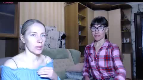 cute_lion_ online show from November 9, 2025, 12:14 pm