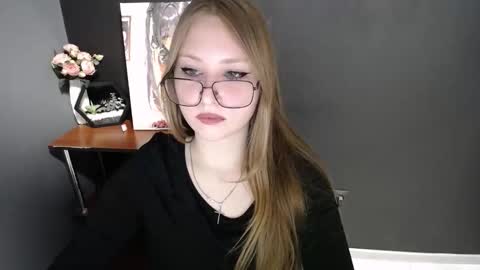 Veronica online show from March 4, 2026, 9:37 am