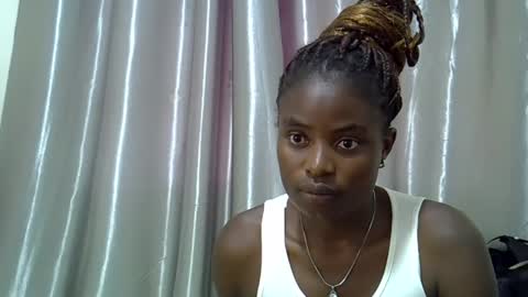 cute_shaniz online show from January 13, 2026, 1:05 pm