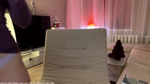 Ksenya online show from December 15, 2025, 3:49 pm