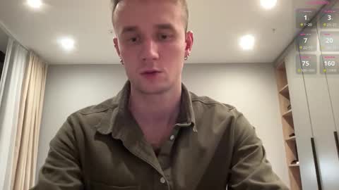 cute_skywalker online show from November 6, 2025, 7:48 pm