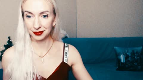 Snapshot of cute_smile_shy chatting on January 7, 2025, 10:19 pm cute_smile_shy online show from January 7, 2025, 10:19 pm