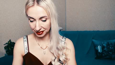 Snapshot of cute_smile_shy chatting on January 18, 2025, 12:57 am cute_smile_shy online show from January 18, 2025, 12:57 am