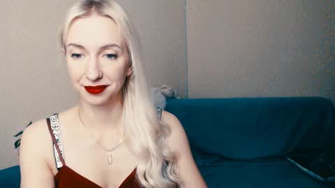 Snapshot of cute_smile_shy chatting on January 25, 2025, 6:12 am cute_smile_shy online show from January 25, 2025, 6:12 am