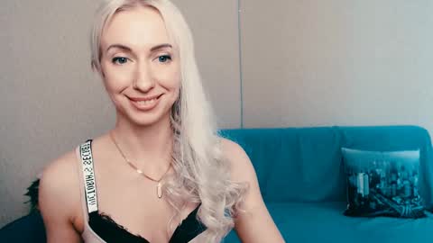 Snapshot of cute_smile_shy chatting on February 23, 2025, 11:22 am cute_smile_shy online show from February 23, 2025, 11:22 am