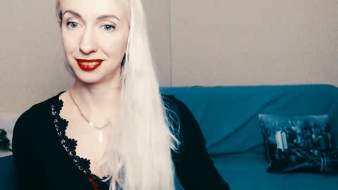 Snapshot of cute_smile_shy chatting on February 25, 2025, 10:07 pm cute_smile_shy online show from February 25, 2025, 10:07 pm