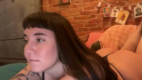 Snapshot of cuteballoons chatting on March 3, 2026, 10:26 pm CuteBalloons online show from March 3, 2026, 10:26 pm