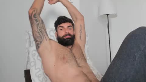 cuteeboy online show from March 12, 2025, 12:47 pm