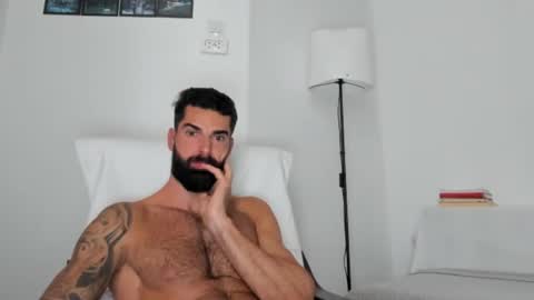 cuteeboy online show from October 12, 2025, 6:34 am