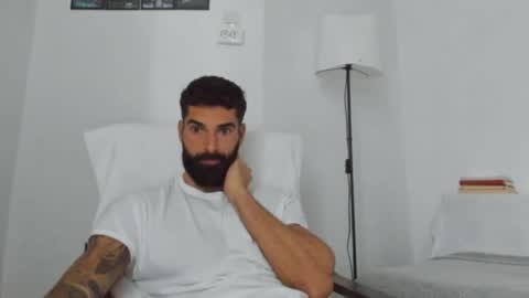 cuteeboy online show from October 20, 2025, 6:47 am