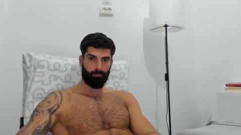 cuteeboy online show from November 13, 2025, 9:03 pm