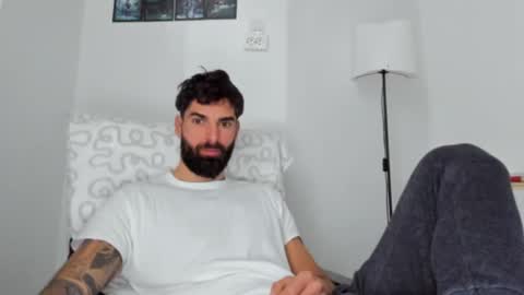 cuteeboy online show from January 14, 2026, 7:47 am