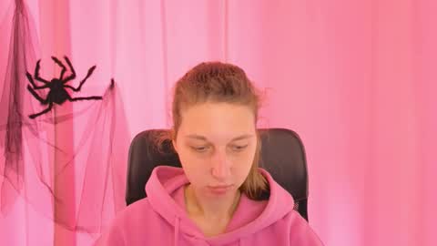 Elli online show from November 4, 2025, 10:58 am