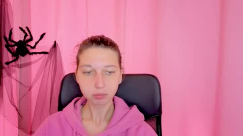 Elli online show from November 10, 2025, 11:31 am