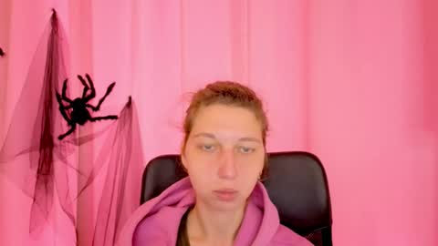 Elli online show from November 19, 2025, 11:10 am