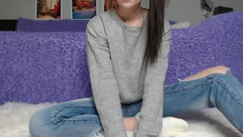 Snapshot of cuteemouse chatting on December 13, 2024, 12:06 pm Anna online show from December 13, 2024, 12:06 pm