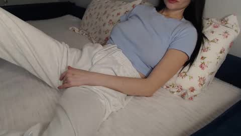 Snapshot of cuteemouse chatting on January 4, 2025, 5:27 am Anna online show from January 4, 2025, 5:27 am