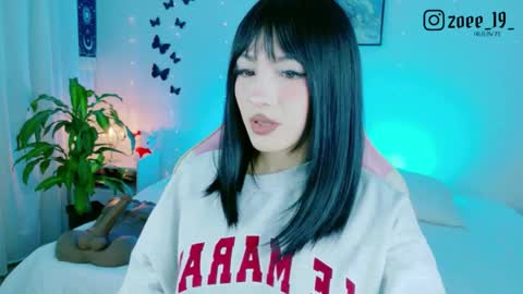 Zoe  online show from May 19, 2026, 4:19 am