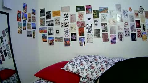 Snapshot of cutefemme chatting on January 14, 2026, 10:43 am Bella online show from January 14, 2026, 10:43 am