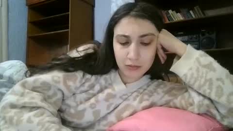 cutekattie online show from December 4, 2025, 3:05 am