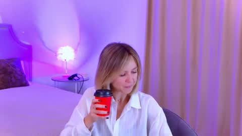 cutemirage online show from November 5, 2025, 2:39 pm