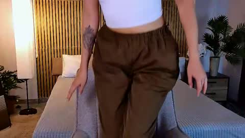 cutemirage online show from June 7, 2026, 2:32 pm