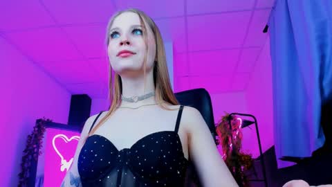 Snapshot of cutemousee chatting on December 5, 2024, 9:17 am Rina online show from December 5, 2024, 9:17 am