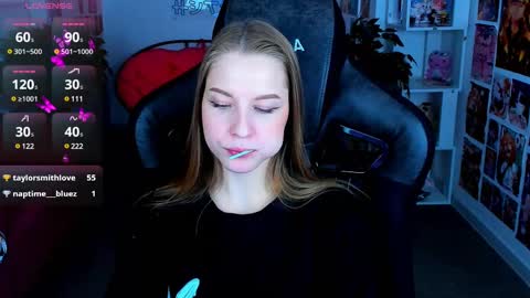Snapshot of cutemousee chatting on February 12, 2025, 8:49 am Rina online show from February 12, 2025, 8:49 am