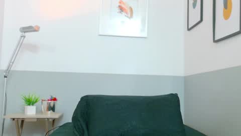 cutepetitee online show from October 11, 2025, 8:07 pm