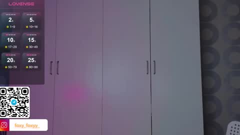 Snapshot of cuteroxyfoxyy chatting on February 9, 2026, 9:24 am Roxy online show from February 9, 2026, 9:24 am