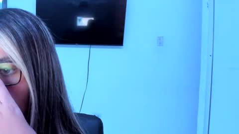 cutesamantha_ online show from June 9, 2026, 11:27 pm