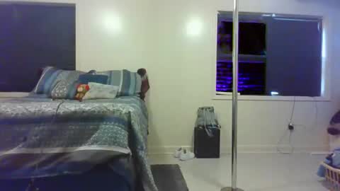 mary mack online show from October 16, 2025, 5:47 pm