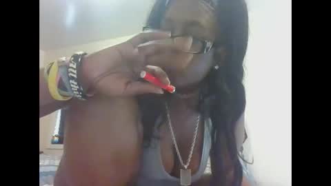 mary mack online show from November 8, 2025, 6:18 pm