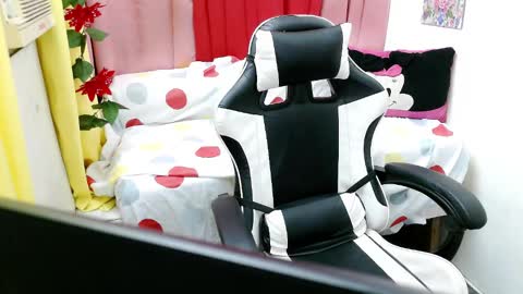 cuteychub online show from January 15, 2026, 2:21 pm