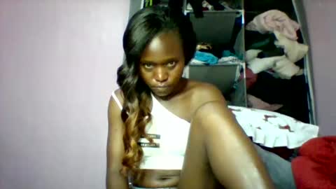 cutezola online show from October 14, 2025, 11:11 am