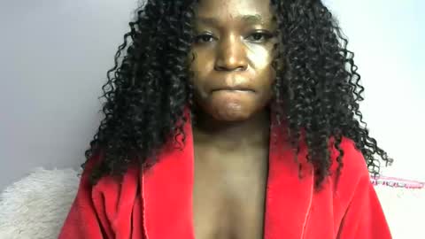 cutezola online show from February 26, 2026, 2:43 am