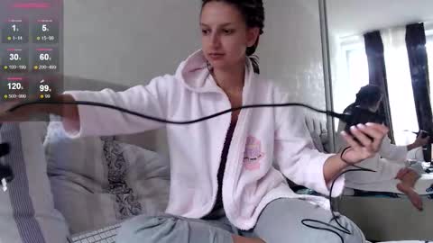 Alisa online show from September 17, 2025, 11:12 am