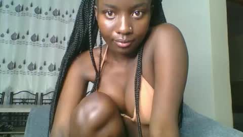 cutie_choco online show from April 17, 2026, 6:22 pm