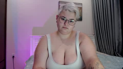 Sophie  Lilith online show from October 31, 2025, 11:44 am