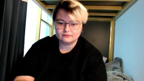 Snapshot of cutie_florence chatting on April 28, 2026, 1:15 am Sophie Lilith online show from April 28, 2026, 1:15 am