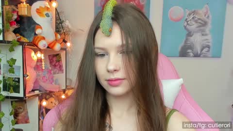 Rori  Instagram cutierori  online show from December 29, 2024, 3:11 am