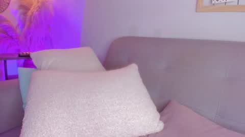 Hannah online show from February 25, 2025, 3:52 am