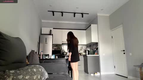 Akemi online show from September 11, 2025, 9:42 am